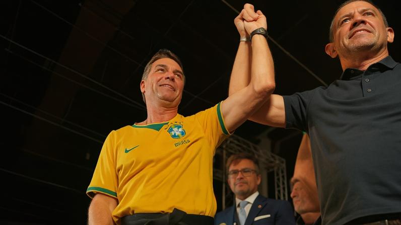 Senador e pré-candidato à Presidência Flávio Bolsonaro (PL) em evento no Rio