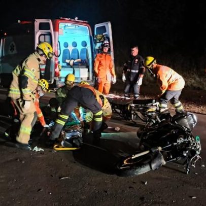 Moto bate em cavalo; homem fica inconsciente e mulher grávida fica ferida