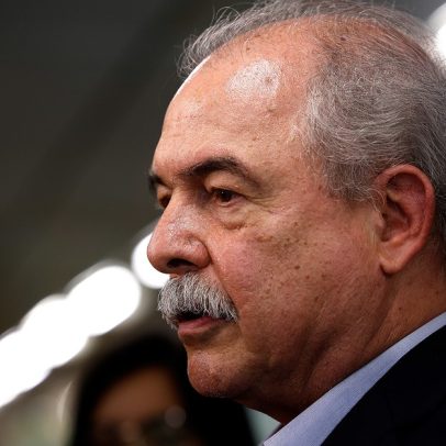 Mercadante critica Flávio Bolsonaro por planos de ceder participação aos EUA