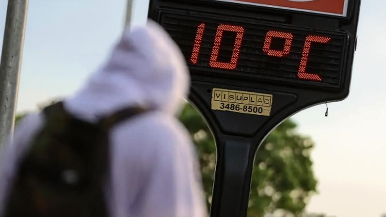 Frente fria e massa de ar polar alteram clima no Brasil nesta sexta