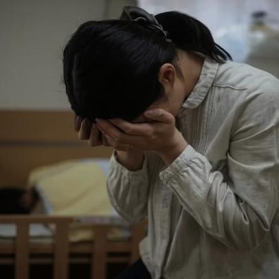 Cafés do choro no Japão abrem de madrugada para mães exaustas