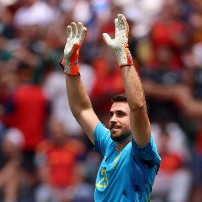 Unai Simón quebra recorde e é o goleiro com mais tempo sem levar gols em Copas