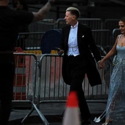 Taylor Swift e Travis Kelce convidados chegam ao Madison Square Garden