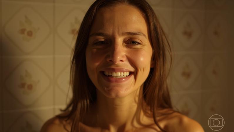 Giovanna Lancellotti como Kami, em "Dona de mim"