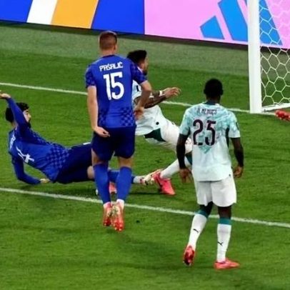 Como funciona o chip na bola que anulou o gol da Croácia contra Portugal
