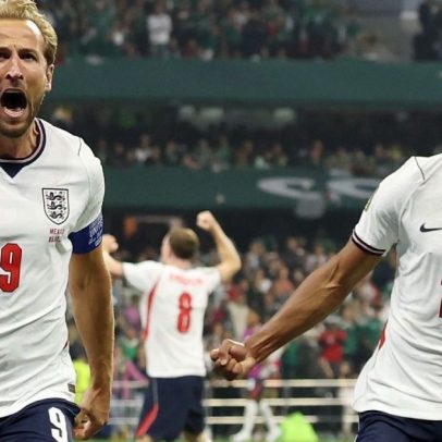 Inglaterra vence México no Azteca e avança às quartas da Copa