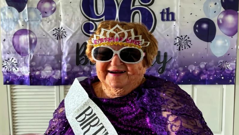 Casa de repouso ameaça expulsar idosa de 96 anos por "farrear demais"