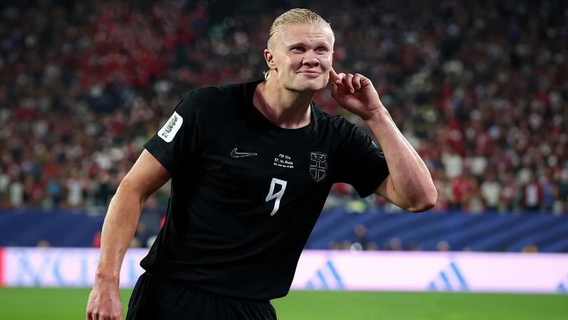 Haaland celebra gol em Noruega x Senegal, duelo da Copa do Mundo