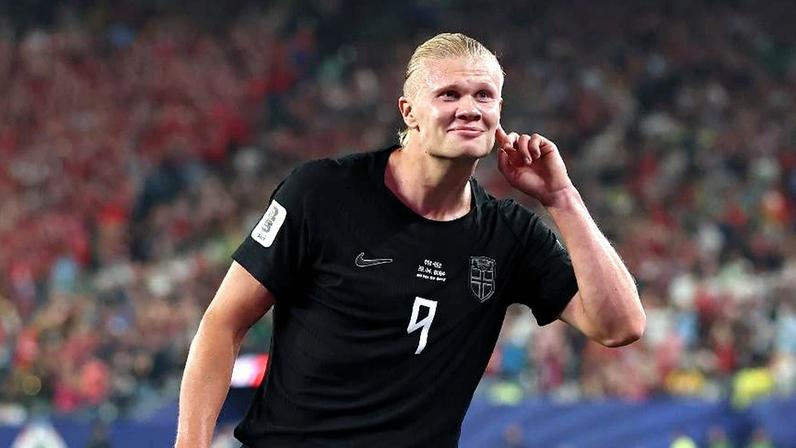 Haaland celebra gol em Noruega x Senegal, duelo da Copa do Mundo