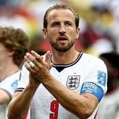 Kane atinge feito inédito na Copa, fica sem voz e celebra