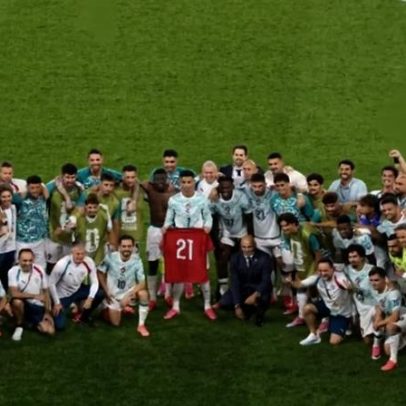 Jogadores de Portugal homenageiam Diogo Jota após classificação