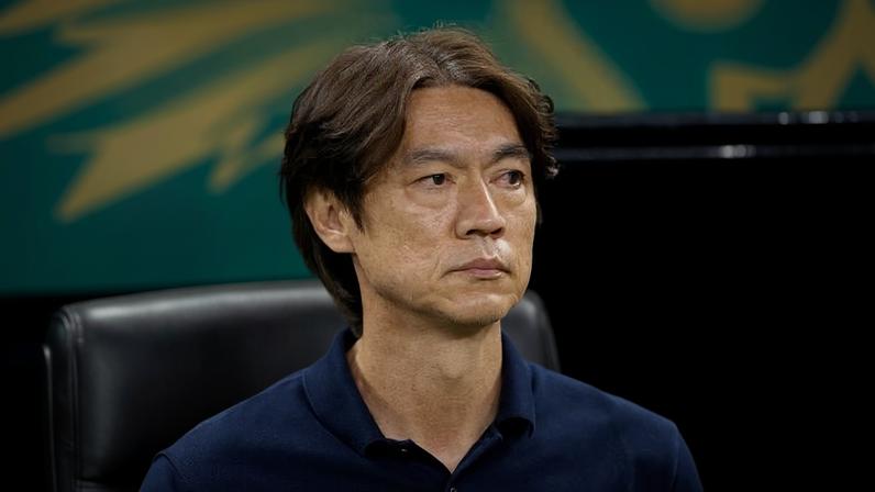 Hong Myung-bo, técnico da Coreia do Sul, na estreia da seleção na Copa contra a Tchéquia