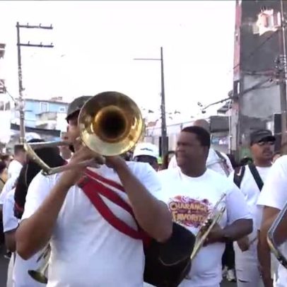 Multidão celebra Independência do Brasil nas ruas de Salvador (BA)