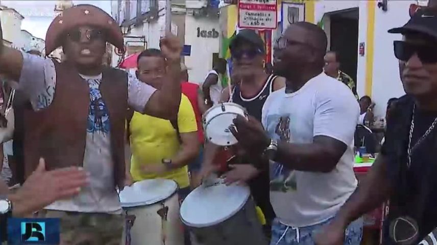 Olodum desafia 'vikings' da Noruega em disputa de criatividade entre torcidas na Copa do Mundo