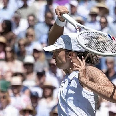 Iga Swiatek vence ex-número 1 do mundo e avança em Wimbledon