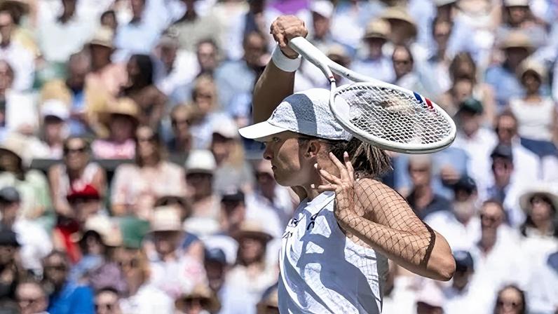 Iga Swiatek avança em Wimbledon
