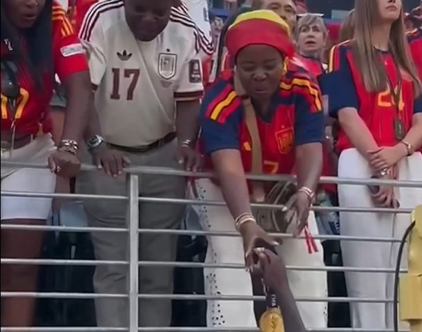 Mãe de Nico Williams atravessou o Saara descalça antes de ver filho campeão do mundo