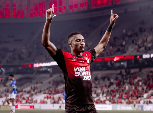 Quem é Leozinho, sensação do Athletico que já foi eleito 2x melhor do mundo sub-23 no futsal