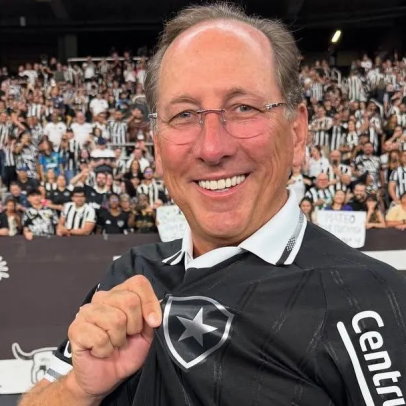 Textor tenta bloquear ações da SAF do Botafogo em nova guerra judicial