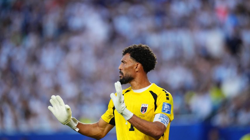 Vozinha é anunciado pelo Colo-Colo após se destacar na Copa