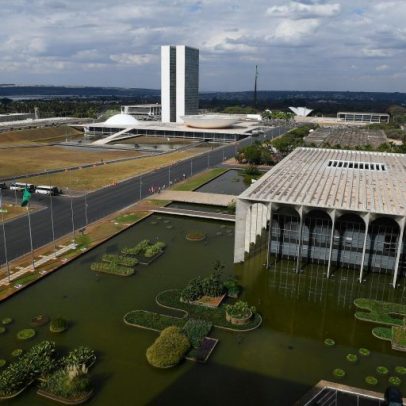 Dívida pública brasileira pode chegar a 100% do PIB até 2035