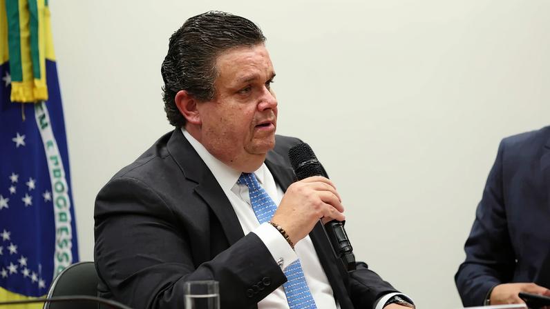 O ministro da Previdência Social, Wolney Queiroz — Foto: MyKe Sena/Câmara dos Deputados