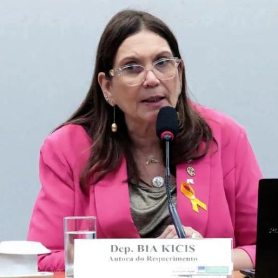 Bia Kicis mantém aposta na pré-candidatura de Michelle