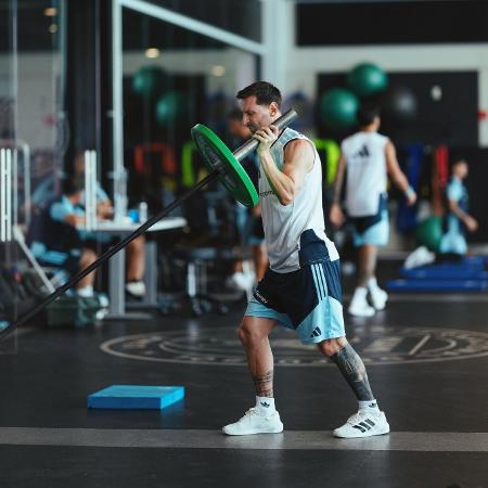 Impossibilitada de ir a campo, seleção argentina treinou na academia do Inter Miami