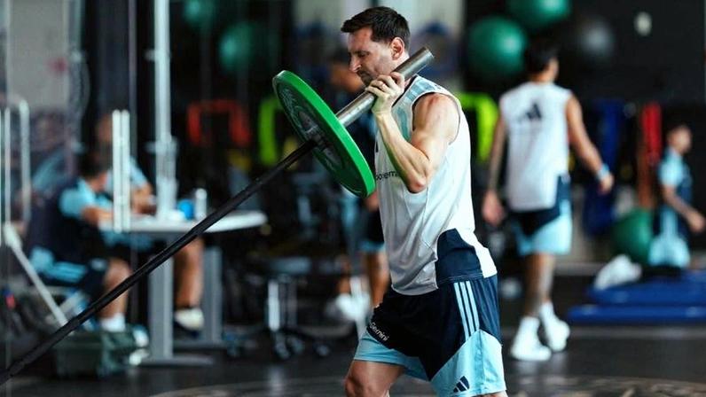 Impossibilitada de ir a campo, seleção argentina treinou na academia do Inter Miami