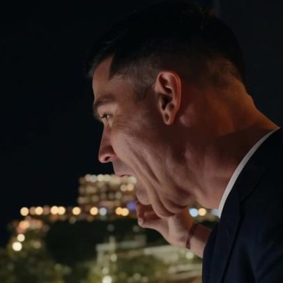 Cristiano Ronaldo celebra vitória sobre a Croácia na varanda de hotel