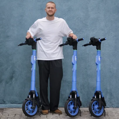 Quem é a JET, empresa de patinetes azuis que faturou R$ 182 milhões no Brasil