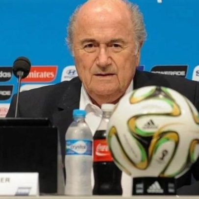 Blatter critica Infantino por reverter suspensão de jogador dos EUA
