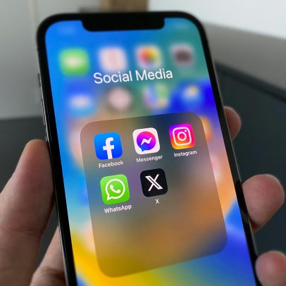 TSE firma acordos com plataformas digitais para combater desinformação