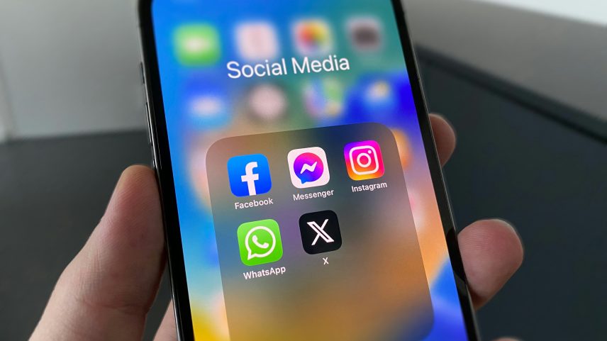 TSE firma acordos com plataformas digitais para combater desinformação