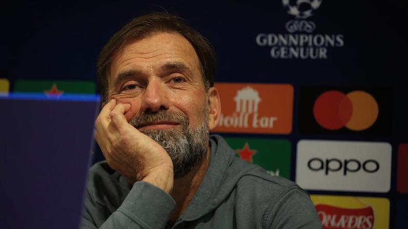 Técnico Jürgen Klopp durante entrevista coletiva (foto: Lindsey Parnaby/AFP)