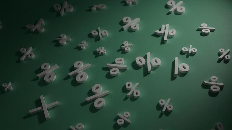 Juros futuros têm forte alta com cenários fiscal e monetário no radar — Foto: Ali Rezaei/Unsplash