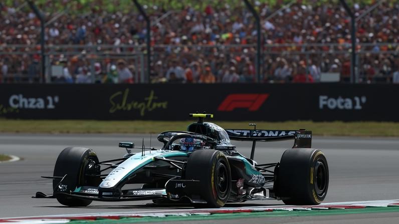 Kimi Antonelli, da Mercedes, em Silverstone