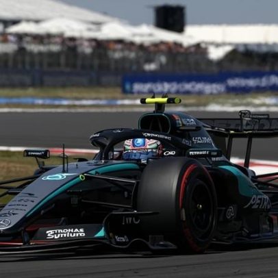 Antonelli vence Hamilton em duelo energético e conquista vitória na Inglaterra