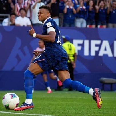 França vence Paraguai e elimina o adversário, que fica fora da disputa