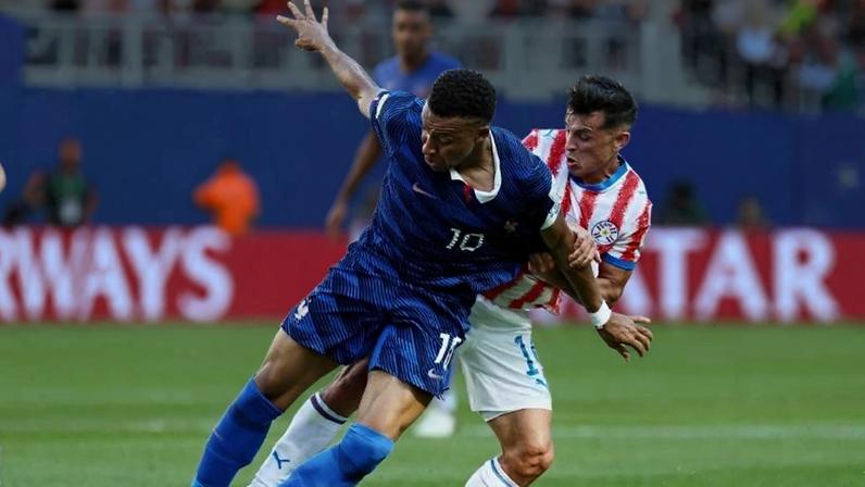 Mbappé sofreu com as provocações dos rivais no duelo contra o Paraguai