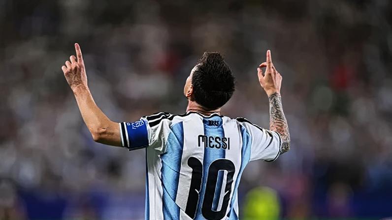 Lionel Messi celebra um de seus gols na vitória da Argentina sobre a Argélia, na estreia da Copa de 2026