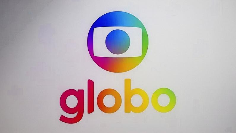 O caso se dá meses depois de outro embate entre PF e Receita no Galeão. Em janeiro, a Polícia Federal proibiu gravações da série “Aeroporto: Área Restrita”; na imagem, a logo da "Tv Globo"