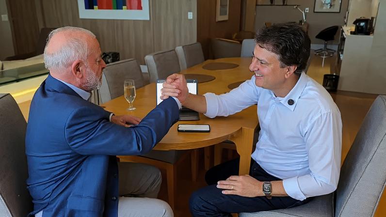 Na imagem Lula e Camilo Santana escolhido como líder do PT no Senado