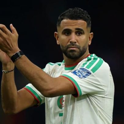 Mahrez anuncia aposentadoria da seleção argelina após eliminação na Copa