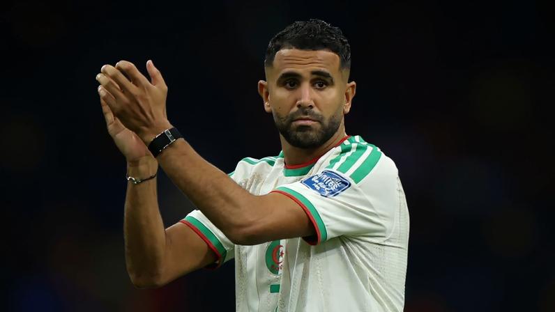 Mahrez anuncia aposentadoria da Argélia após eliminação na Copa