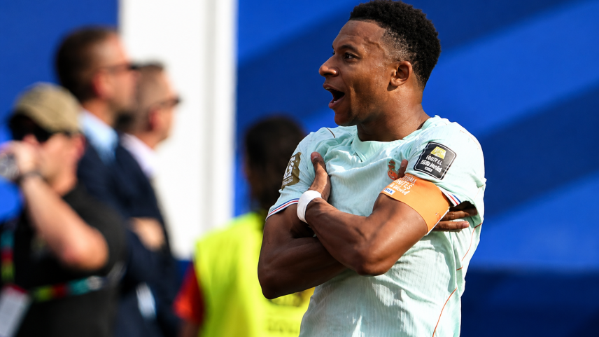 Mbappé chega a 20 gols em Copas e fica a um de Messi no ranking histórico