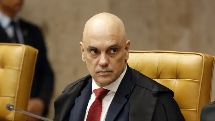 Defesa de Flávio Bolsonaro: "decisão de Moraes é inconstitucional"