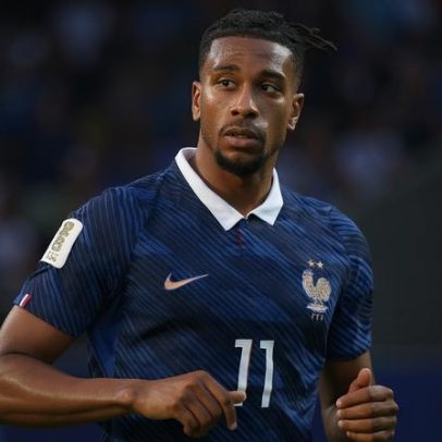 Bayern afirma não vender Olise; promete duelo com Real