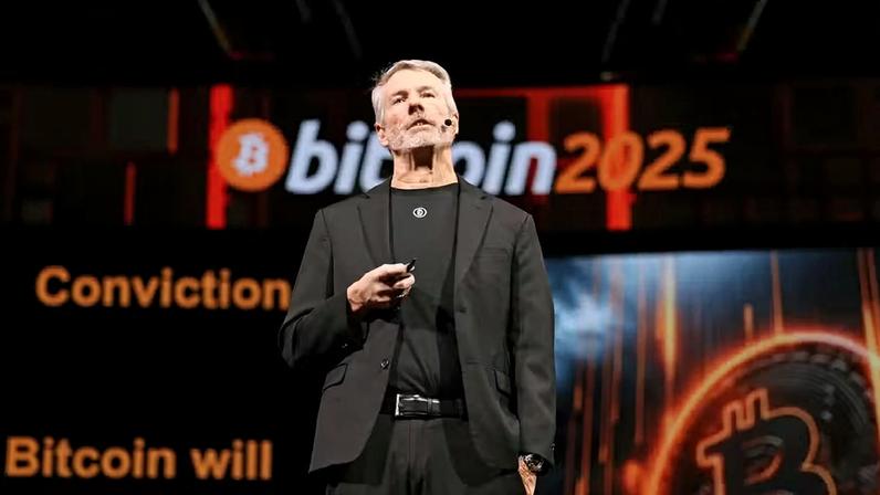 O fundador da Strategy, Michael Saylor, durante a conferência Bitcoin 2025 — Foto: Ronda Churchill/Bloomberg