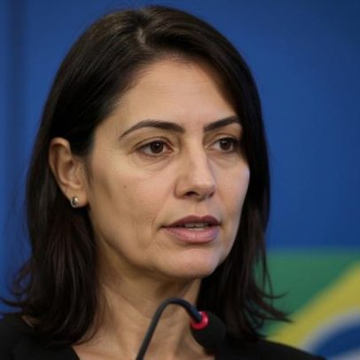 Michelle diz que pauta de surdos está acima de ideologia após ataques da direita